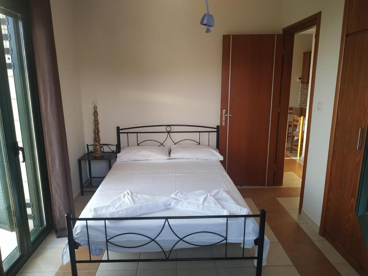 Megali Mantineia Papadeas Villas מראה חיצוני תמונה